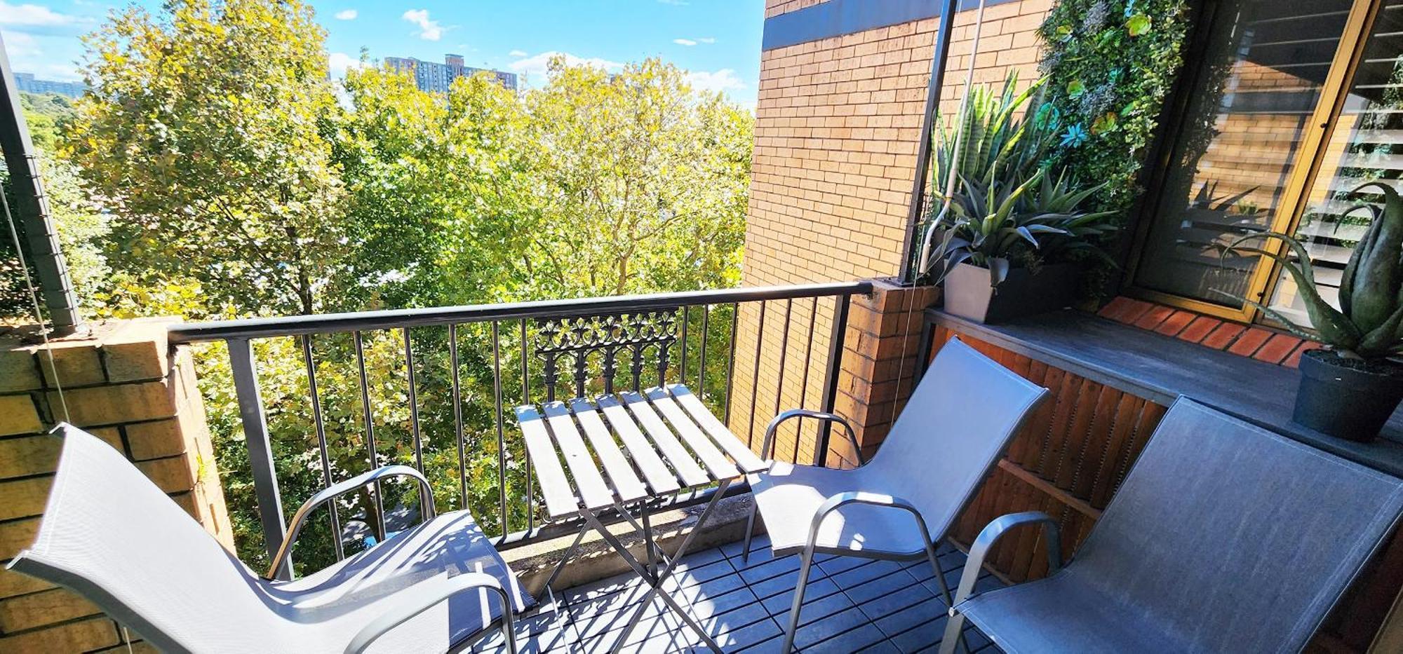 Impressive Centrally Located Penthouse Apartment Sydney