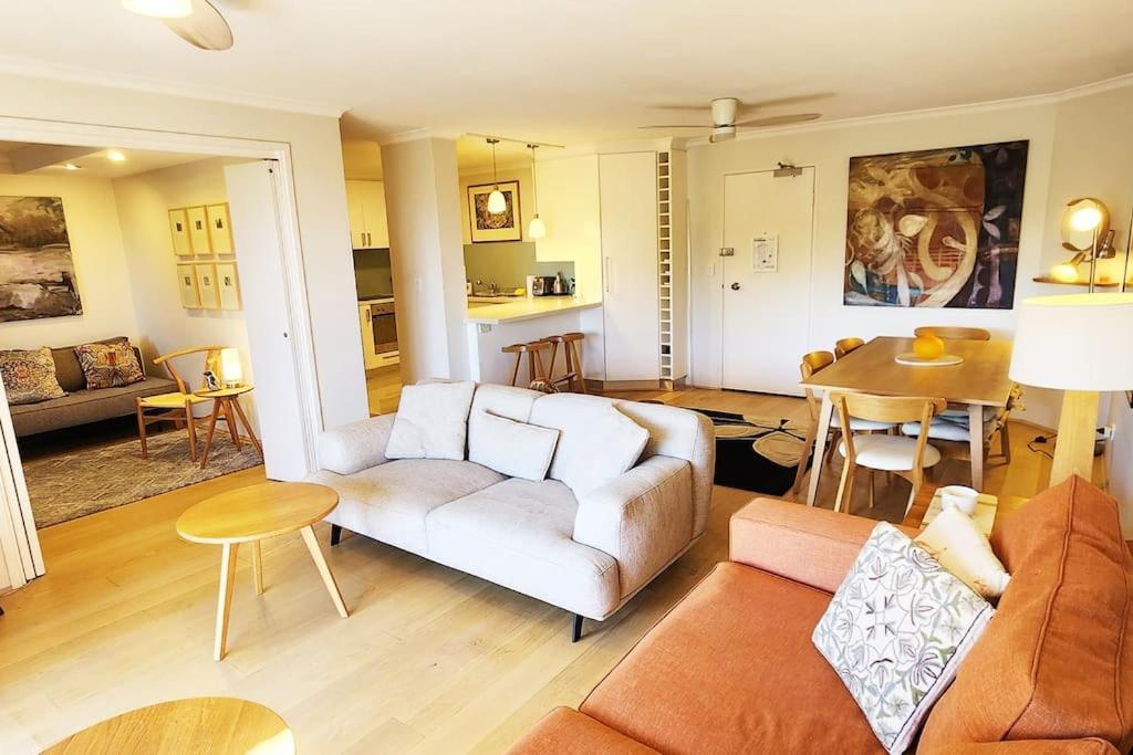 Impressive Centrally Located Penthouse Appartamento